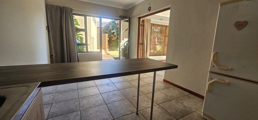 6 Bedroom Property for Sale in Middedorp Western Cape